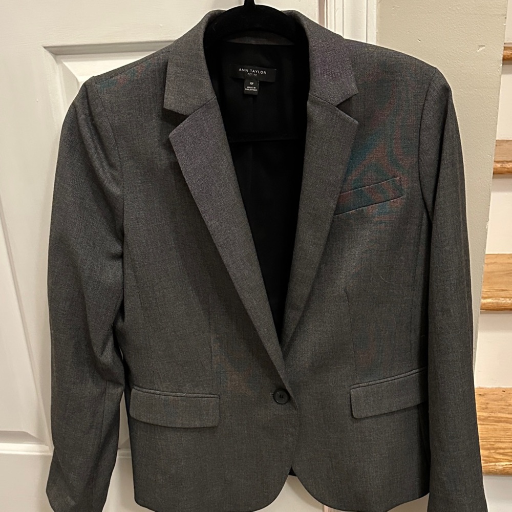 Ann Taylor Gray Women's Blazer - size P10